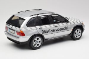 BMW X5 E53 3.0d Service Mobil Kyosho 1:18 80430305646 Kov – obrázek 3 z 8