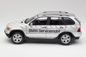 BMW X5 E53 3.0d Service Mobil Kyosho 1:18 80430305646 Kov – obrázek 4 z 8