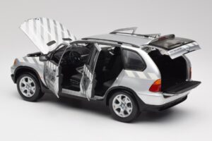 BMW X5 E53 3.0d Service Mobil Kyosho 1:18 80430305646 Kov – obrázek 5 z 8