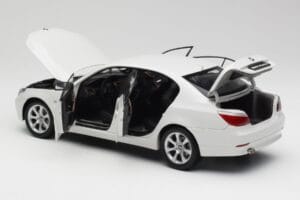 BMW E60 545i Alpine Bílý Kyosho 1:18 08591W Kov – obrázek 5 z 8