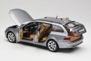 BMW 545i E61 Touring Světle Šedý Kyosho 1:18 80430308414 Kov – obrázek 5 z 8