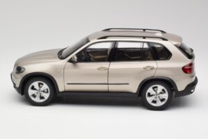 BMW X5 E70 4.8i Platinum Bronzový Metalíza Kyosho 1:18 80430413413 Kov – obrázek 4 z 8