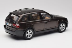 BMW X3 E83 3.0d Tmavě Hnědý Metalíza Kyosho 1:18 80430300736 Kov – obrázek 3 z 8