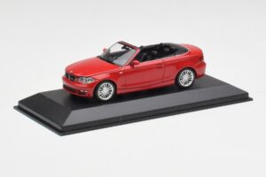 BMW řada 1 E88 Kabriolet Karmínová Červená Minichamps 1:43 431026230 Kov – obrázek 2 z 5