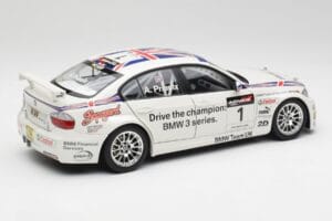 BMW E90 320si #1 A. Priaulx WTCC Champion 2006 Kyosho 1:18 80430429067 Kov – obrázek 3 z 8