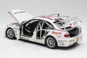 BMW E90 320si #1 A. Priaulx WTCC Champion 2006 Kyosho 1:18 80430429067 Kov – obrázek 5 z 8