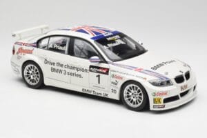 BMW E90 320si #1 A. Priaulx WTCC Champion 2006 Kyosho 1:18 80430429067 Kov – obrázek 6 z 8