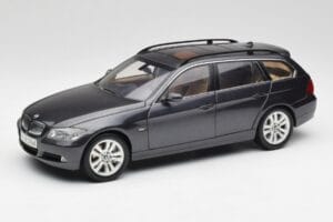 BMW 330i E91 Touring Tmavě Šedý Kyosho 1:18 80430394360 Kov