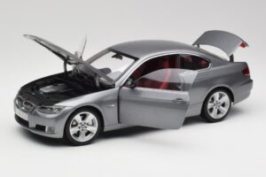 BMW 330i E92 Coupe Šedý Metalíza Kyosho 1:18 80430407220 Kov – obrázek 2 z 8
