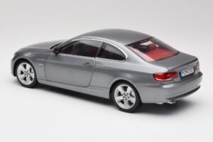 BMW 330i E92 Coupe Šedý Metalíza Kyosho 1:18 80430407220 Kov – obrázek 7 z 8
