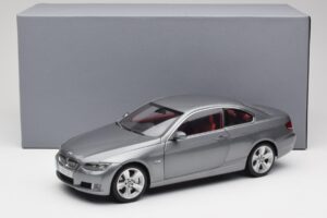 BMW 330i E92 Coupe Šedý Metalíza Kyosho 1:18 80430407220 Kov – obrázek 8 z 8