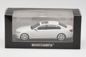 BMW 750Li F02 Bílý Minichamps 1:43 80420445201 Kov – obrázek 5 z 5