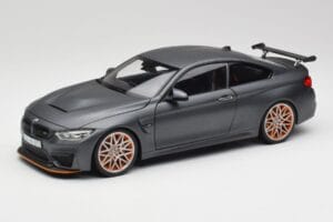 BMW M4 F82 GTS Frozen Šedý Minichamps 1:18 80432411555 Kov