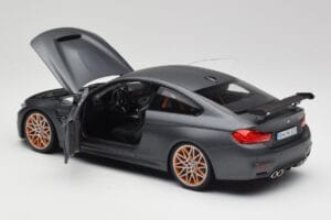 BMW M4 F82 GTS Frozen Šedý Minichamps 1:18 80432411555 Kov – obrázek 5 z 8