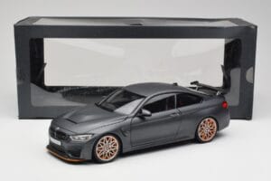 BMW M4 F82 GTS Frozen Šedý Minichamps 1:18 80432411555 Kov – obrázek 8 z 8