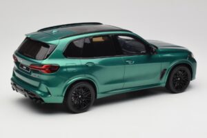 BMW X5 M G05 Competition Isle of Man Green GT Spirit 1:18 GT490 Pryskyřice – obrázek 2 z 6