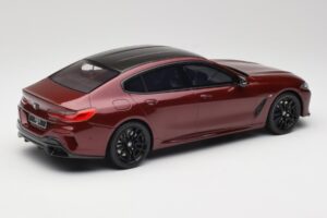 BMW M850i G15 M Performance Melbourne Red Metallic GT Spirit 1:18 GT493 Pryskyřice – obrázek 2 z 6