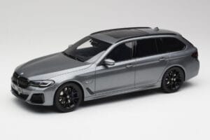 BMW G61 530e M Sport Touring Mineral Šedý GT Spirit 1:18 GT485 Pryskyřice