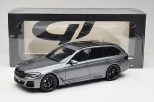 BMW G61 530e M Sport Touring Mineral Šedý GT Spirit 1:18 GT485 Pryskyřice – obrázek 6 z 6