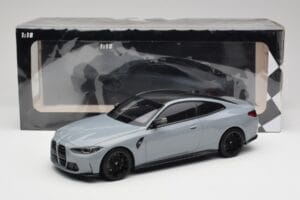 BMW M4 G82 Brooklyn Šedý Minichamps 1:18 155020124 Kov – obrázek 6 z 6