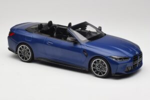 BMW M4 G82 Kabriolet Frozen Portimao Blue Minichamps 1:18 155021030 Kov – obrázek 4 z 6