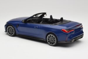 BMW M4 G82 Kabriolet Frozen Portimao Blue Minichamps 1:18 155021030 Kov – obrázek 5 z 6