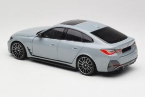 BMW i4 G26 Grey Metallic Minichamps 1:18 110023010 Kov – obrázek 7 z 8