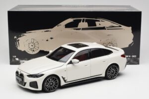BMW i4 M50 G26 Alpine White Minichamps 1:18 110023011 Kov – obrázek 8 z 8