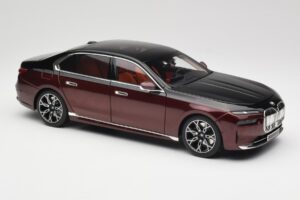 BMW i7 G70 Black & Red Metallic Minichamps 1:18 110023201 Kov – obrázek 6 z 8