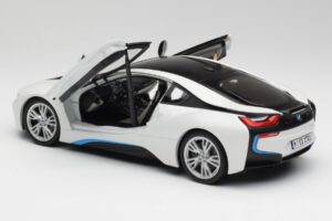 BMW i8 Crystal Bílý Paragon 1:18 80432336841 Kov – obrázek 5 z 8