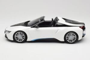BMW i8 Roadster I15 Bílý Metalíza Minichamps 1:18 155027031 Kov – obrázek 3 z 6