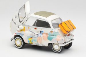 BMW Isetta 250 Revell 1:18 8828 Kov – obrázek 5 z 8