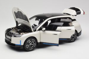 BMW iX Alpine White Minichamps 1:18 110023102 Kov – obrázek 2 z 8