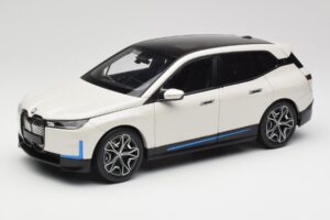 BMW iX Alpine White Minichamps 1:18 110023102 Kov
