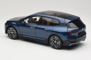 BMW iX Blue Metallic Minichamps 1:18 110023100 Kov – obrázek 7 z 8