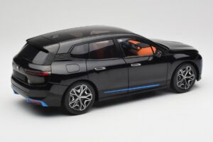 BMW iX Sapphire Black Minichamps 1:18 110023101 Kov – obrázek 3 z 8