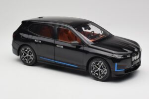 BMW iX Sapphire Black Minichamps 1:18 110023101 Kov – obrázek 6 z 8