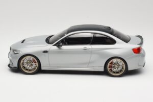 BMW M2 CS F87 Stříbrný se zlatými koly Minichamps 1:18 155021028 Kov – obrázek 3 z 6