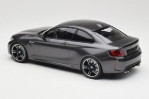 BMW M2 F87 Grey Metallic Minichamps 1:18 155026102 Kov – obrázek 5 z 6