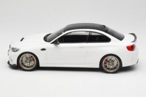 BMW M2 F87 CS Alpine White Zlatá Kola Minichamps 1:18 155021020 Kov – obrázek 3 z 6
