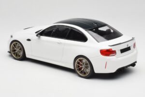 BMW M2 F87 CS Alpine White Zlatá Kola Minichamps 1:18 155021020 Kov – obrázek 5 z 6