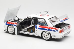 BMW M3 E30 #7 Fina J. Cecotto DTM 1992 AUTOart 1:18 89246 Kov – obrázek 4 z 7