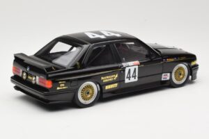 BMW M3 E30 JPS Team BMW #44 J. Richards / T. Longhurst Class Winners Bathurst 1000 1987 Minichamps 1:18 155872044 Kov – obrázek 2 z 6