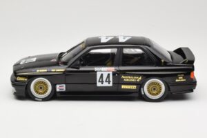 BMW M3 E30 JPS Team BMW #44 J. Richards / T. Longhurst Class Winners Bathurst 1000 1987 Minichamps 1:18 155872044 Kov – obrázek 3 z 6