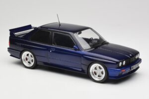 BMW M3 E30 Macau Blue IXO 1:18 18CMC122 Kov – obrázek 4 z 6
