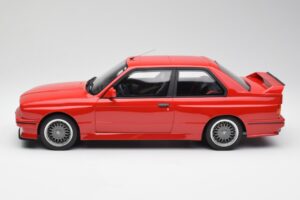 BMW M3 E30 Sport Evolution Červený Otto 1:12 G033 Pryskyřice – obrázek 3 z 6