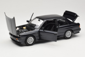BMW M3 E30 Sport Evolution Blue Metallic Minichamps 1:18 180020308 Kov – obrázek 2 z 8