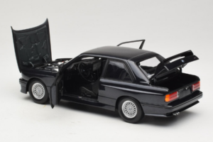 BMW M3 E30 Sport Evolution Blue Metallic Minichamps 1:18 180020308 Kov – obrázek 5 z 8