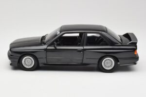 BMW M3 E30 Black Metallic Minichamps 1:18 180020306 Kov – obrázek 4 z 8