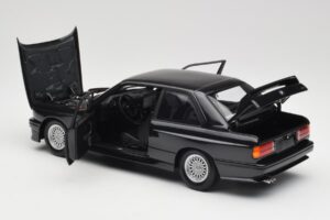 BMW M3 E30 Black Metallic Minichamps 1:18 180020306 Kov – obrázek 5 z 8